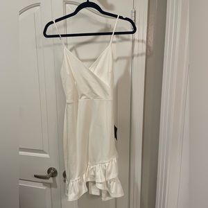 Lulu’s ivory/white short ruffle dress, size medium
